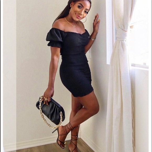 Nwt Black smocked adjustable dress off shoulder - Picture 3 of 17